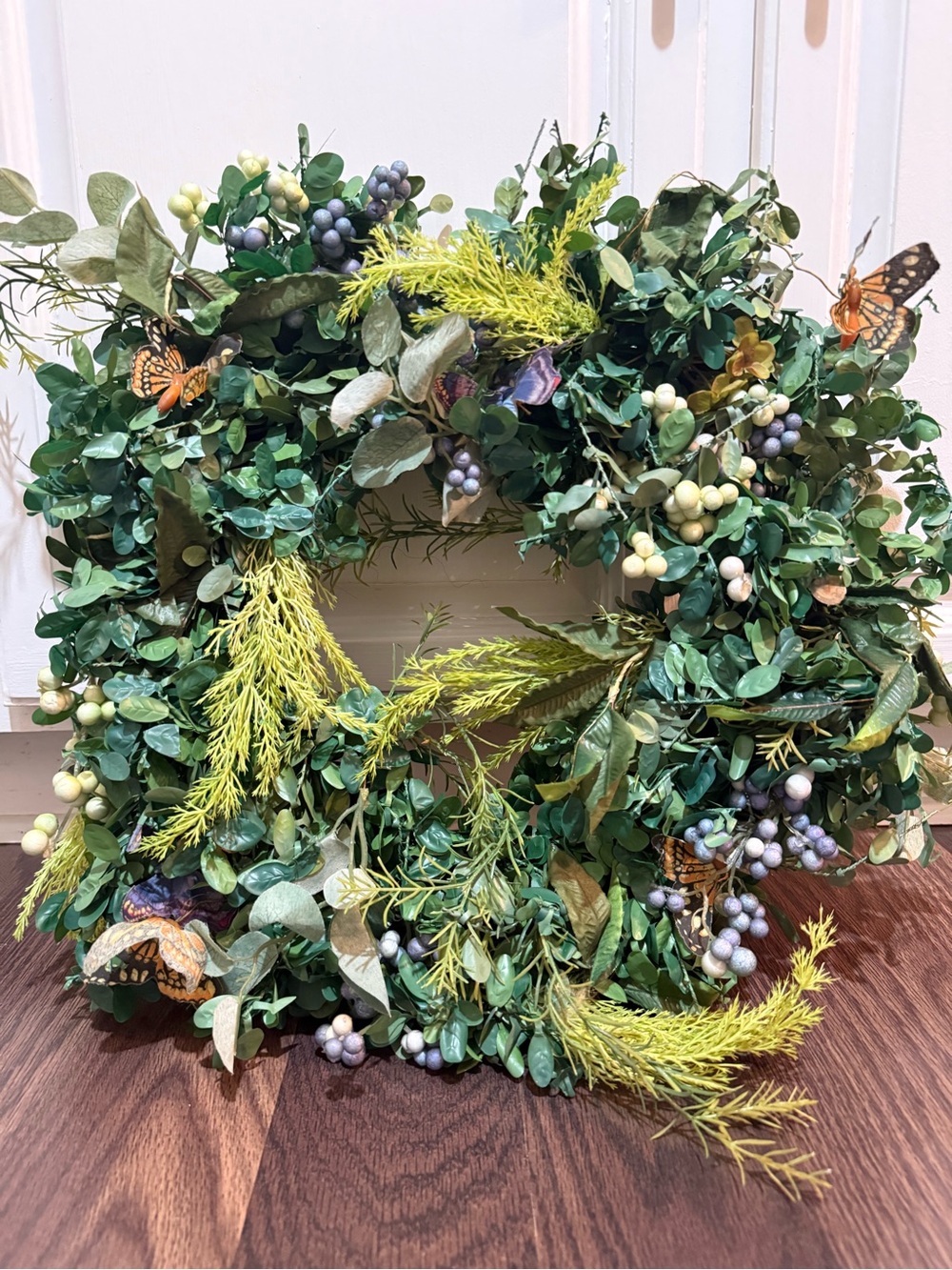 Green Holiday Botanical Wreath - Decorative Home Holiday Accent